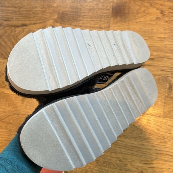 UGG Koolaburra Fluffy Slingback Sandal 8 black gray - Picture 10 of 10